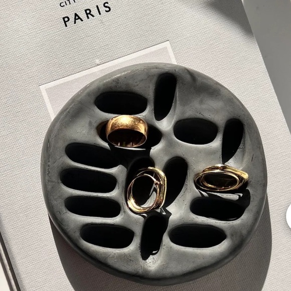 Concrete Rings Tray Organizer for Chic Storage - Picture 2 of 2